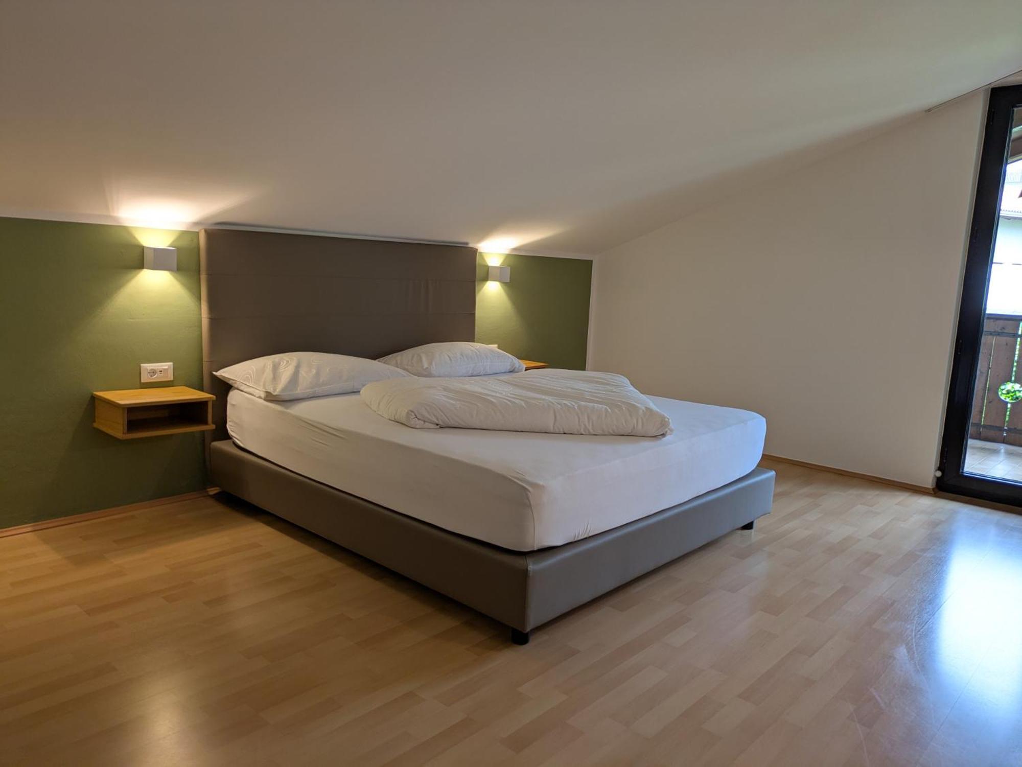 Hotel Garni Saltneregg Caldaro Esterno foto