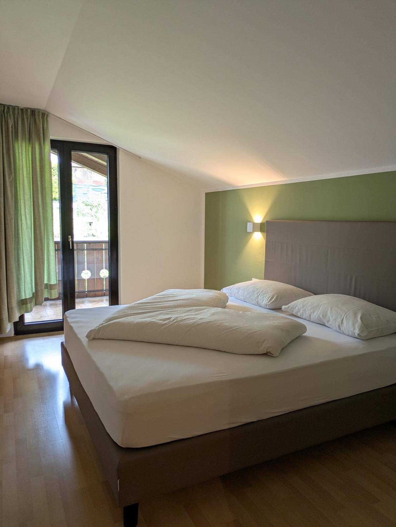 Hotel Garni Saltneregg Caldaro Esterno foto